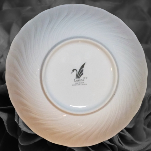 Vtg Serving Vegetable Bowl Platinum Rim Lynn's Fine China Victorian Rose - Picture 3 of 4